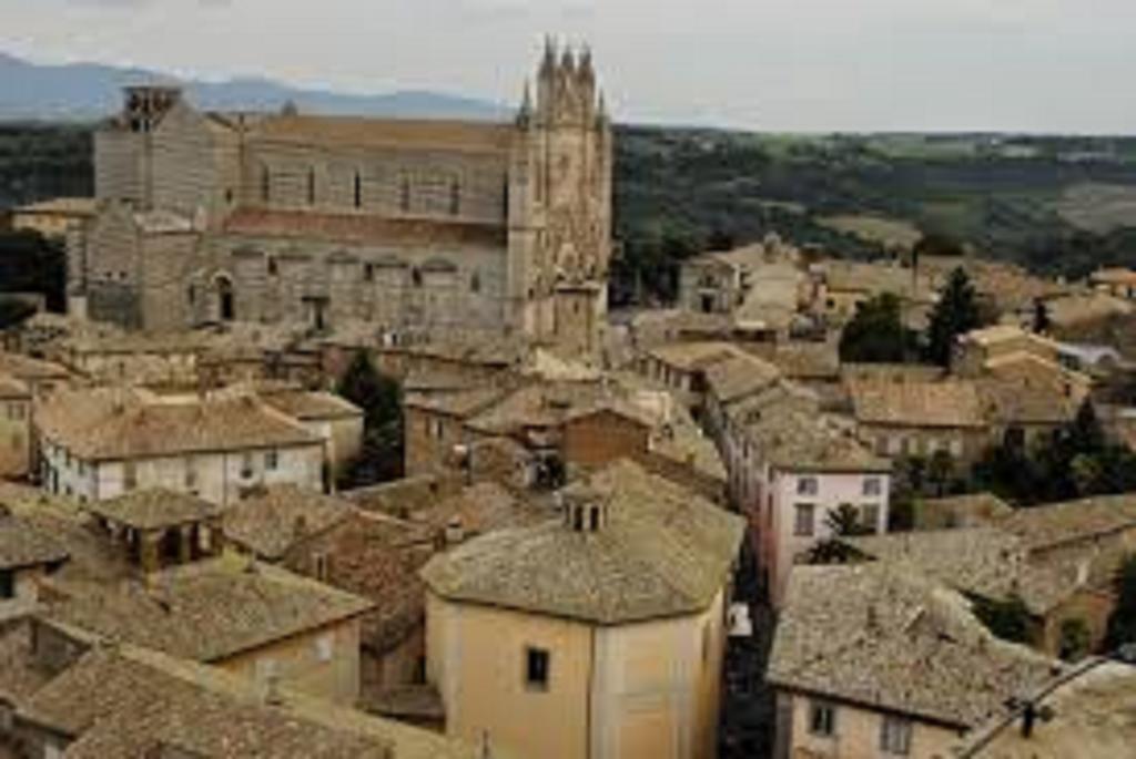 Hotel Valentino Centro Storico Orvieto Exterior photo