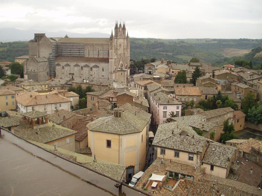 Hotel Valentino Centro Storico Orvieto Exterior photo